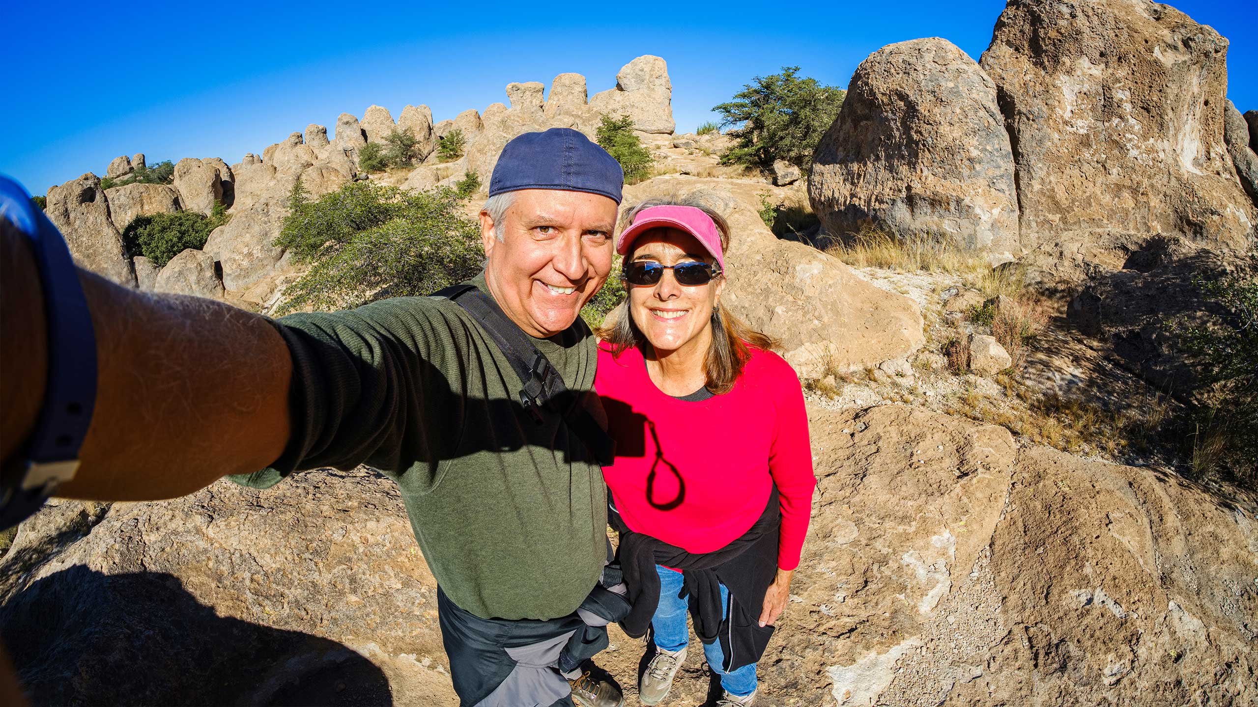 couple-taking-a-selfie